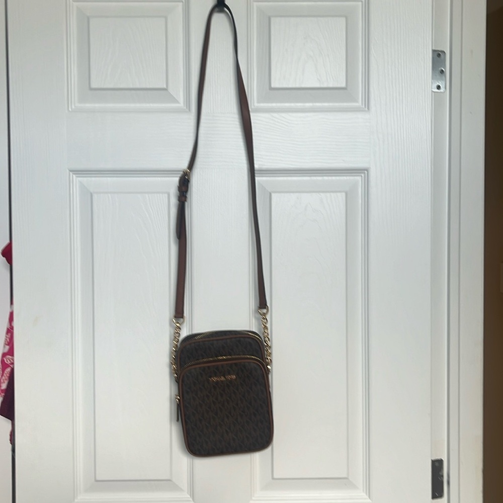 Michael Kors Jet Set Cross Body - like new